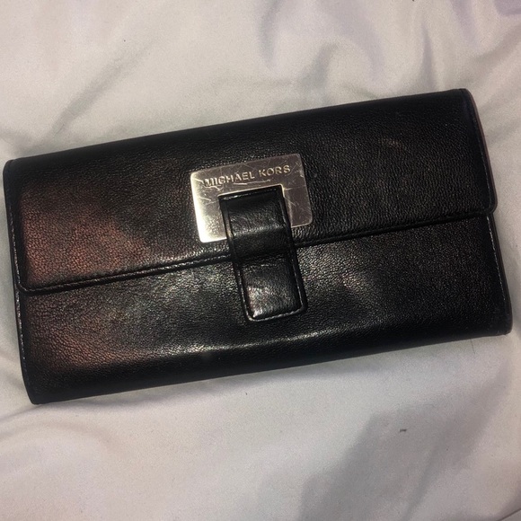 Michael Kors Handbags - Michael Kors wallet